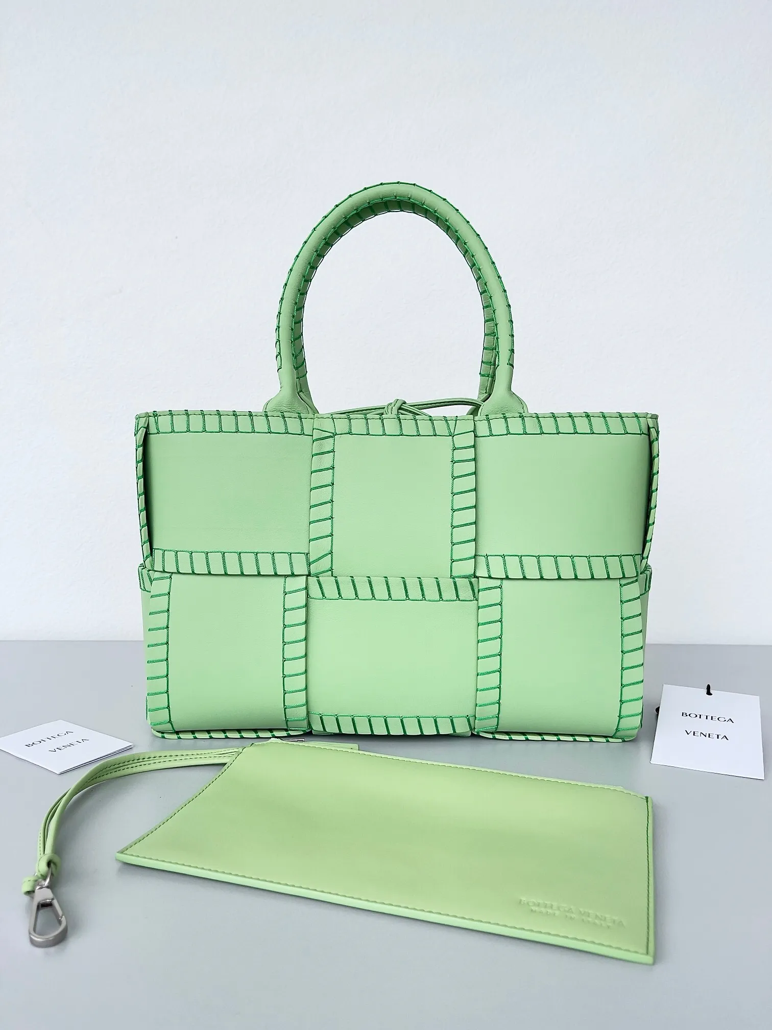 All categories 💚 Authentic bags 💚 BV 2025 new style 𝗕𝗼𝘁𝘁𝗲𝗴𝗮 𝗩𝗲𝗻𝗲𝘁𝗮 Tote bag